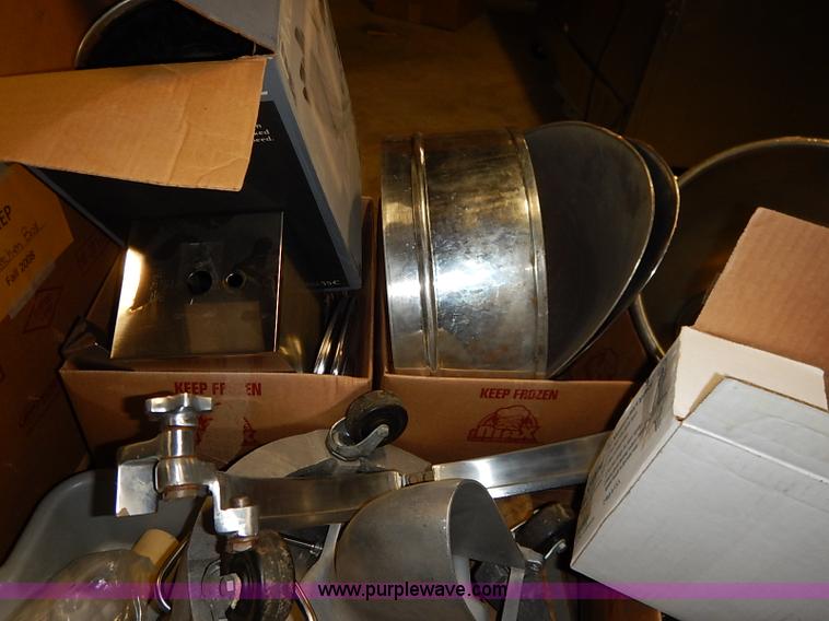 image for item AY9163 Assorted restaurant equipment