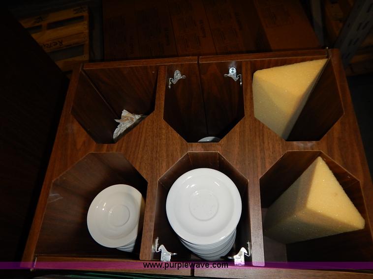 image for item AY9164 Assorted restaurant equipment