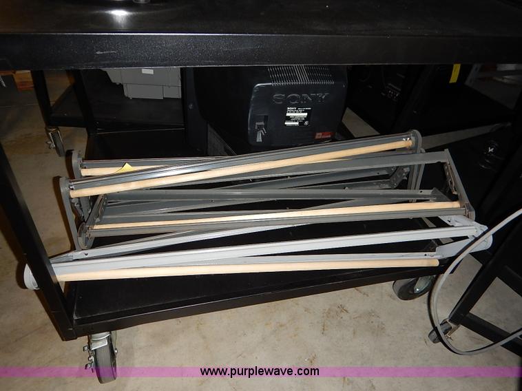 image for item AY9166 Assorted electronics and carts