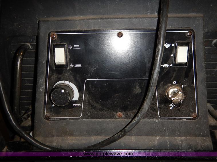 image for item AY9167 Clarke floor scrubber