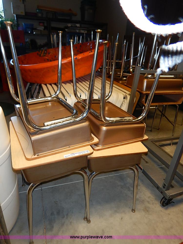 image for item AY9170 Approximately 60 student desks