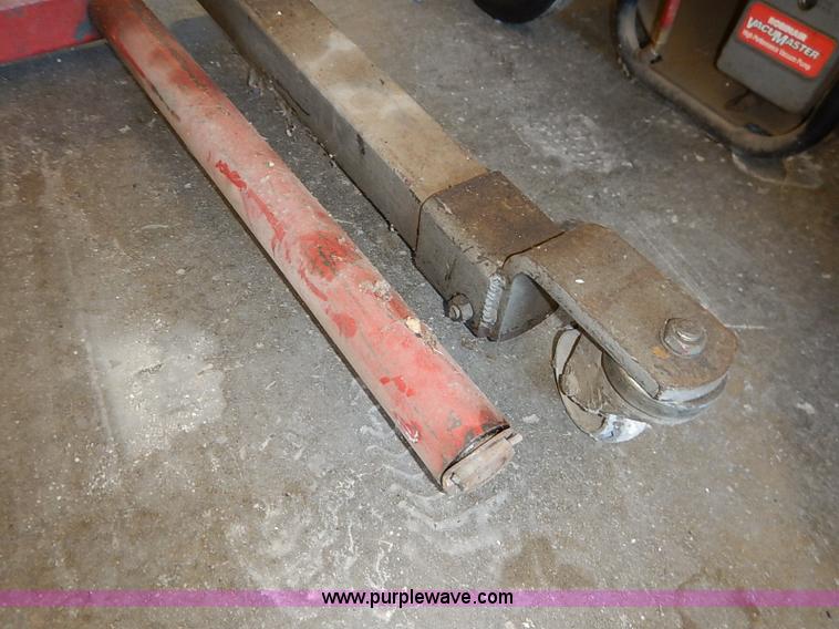 image for item AY9174 Assorted equipment