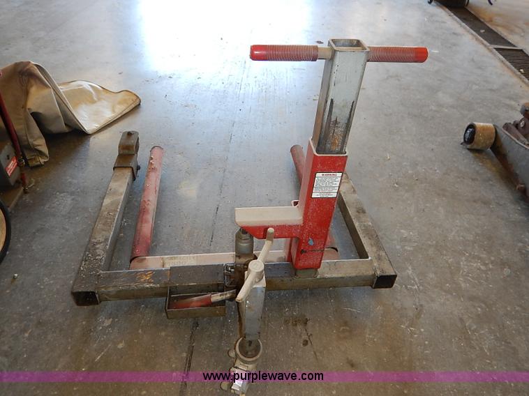 image for item AY9174 Assorted equipment