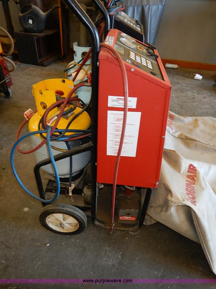 image for item AY9176 Robinair refrigerant recovery recycling recharging system