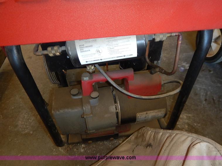 image for item AY9176 Robinair refrigerant recovery recycling recharging system