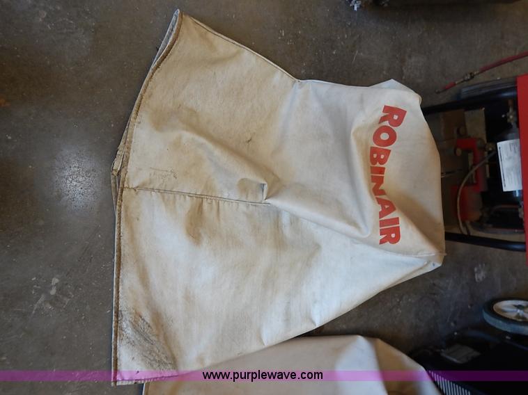 image for item AY9176 Robinair refrigerant recovery recycling recharging system