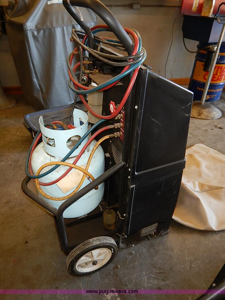 image for item AY9177 Robinair refrigerant recovery recycling recharging system