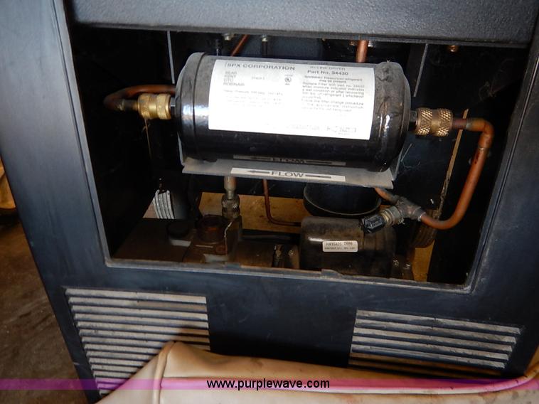 image for item AY9177 Robinair refrigerant recovery recycling recharging system