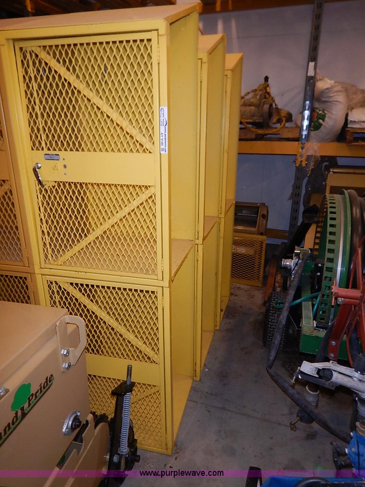 image for item AY9180 Steel gym lockers