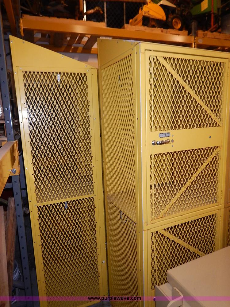 image for item AY9180 Steel gym lockers