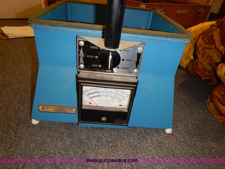 image for item AY9214 Shortridge Instruments flow hood meter