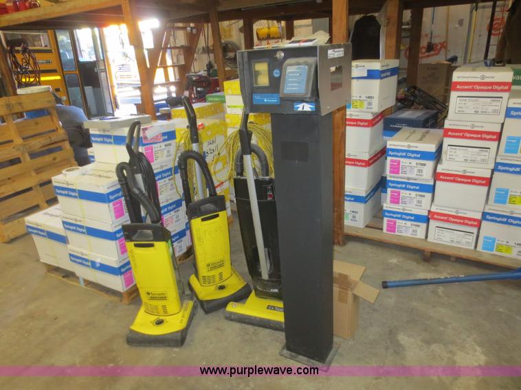 image for item AZ9151 Assorted electronics