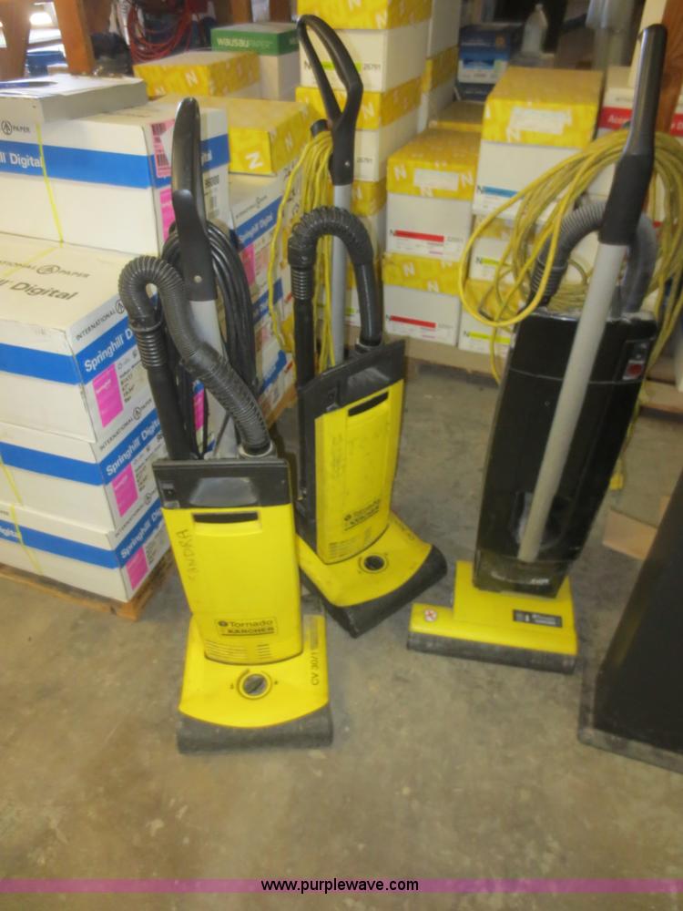 image for item AZ9151 Assorted electronics