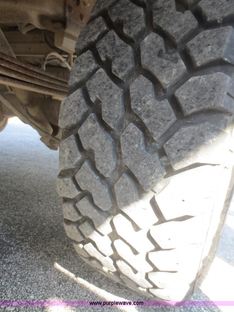 image for item D2165 1995 Ford F150 XL pickup truck