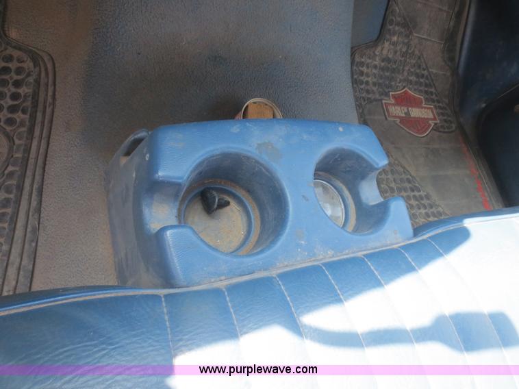 image for item D2165 1995 Ford F150 XL pickup truck