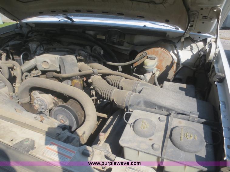 image for item D2165 1995 Ford F150 XL pickup truck