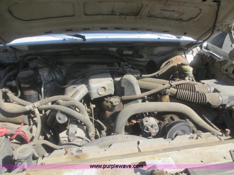 image for item D2165 1995 Ford F150 XL pickup truck