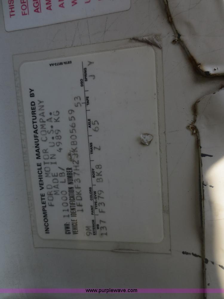 image for item D2166 1988 Ford F350 flatbed truck