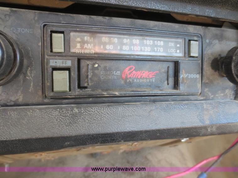 image for item D2166 1988 Ford F350 flatbed truck