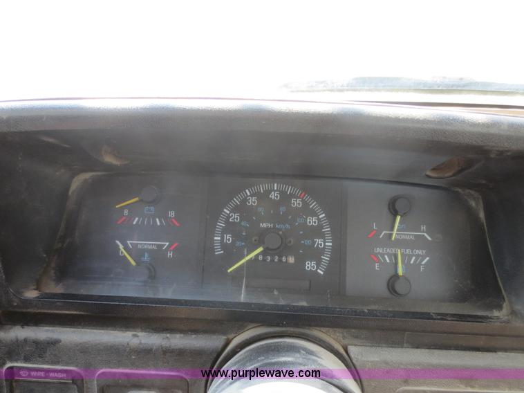 image for item D2166 1988 Ford F350 flatbed truck