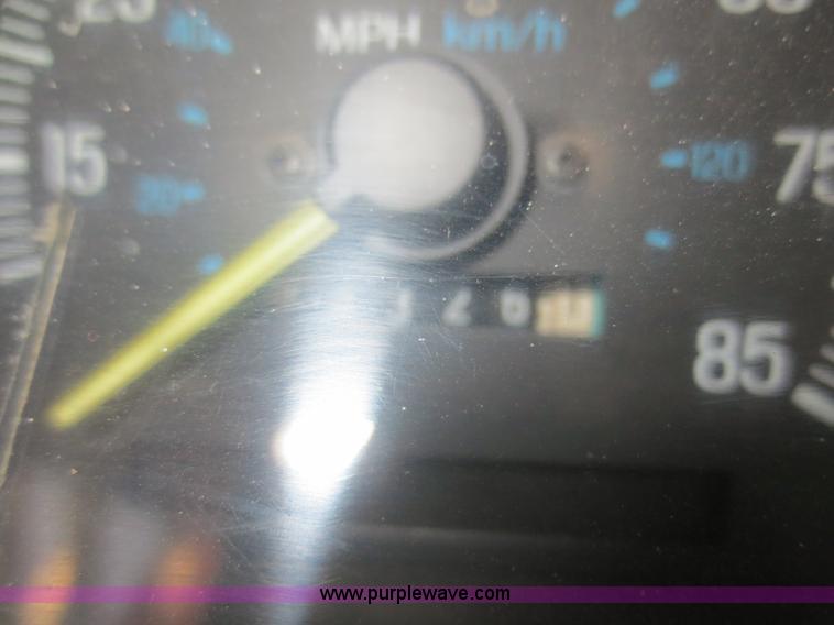 image for item D2166 1988 Ford F350 flatbed truck