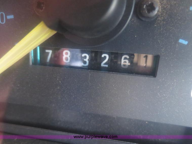 image for item D2166 1988 Ford F350 flatbed truck