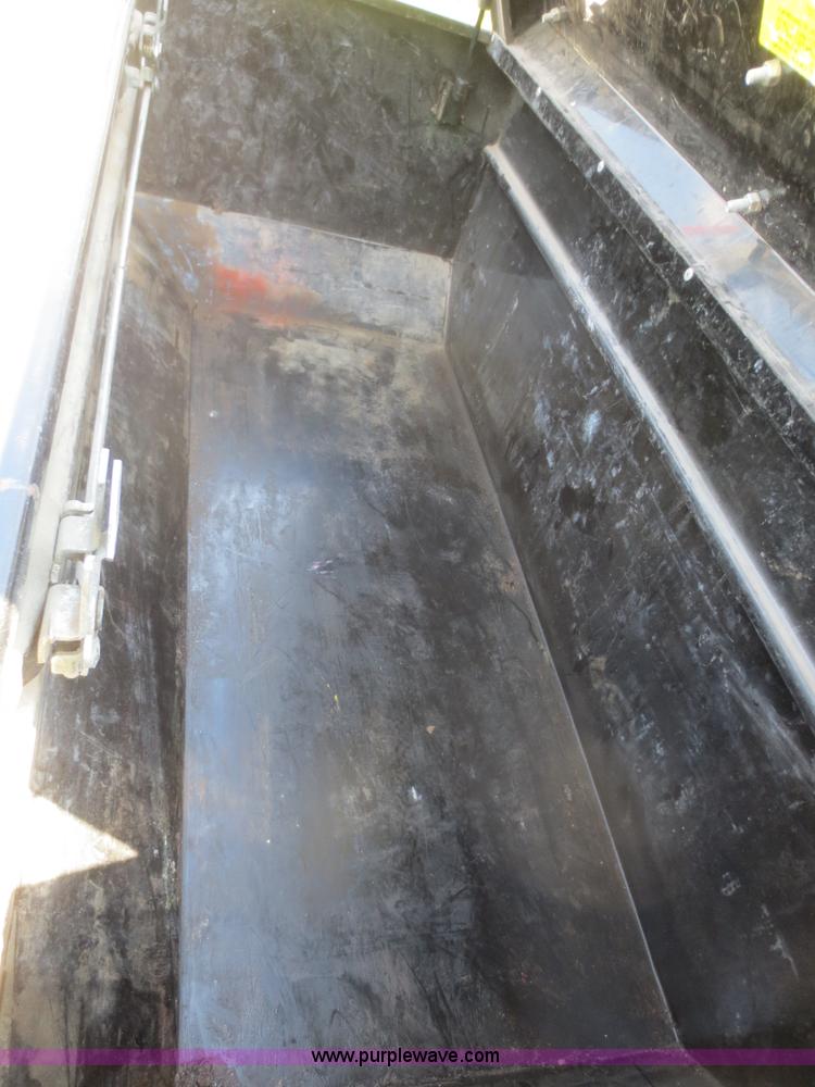 image for item D2166 1988 Ford F350 flatbed truck