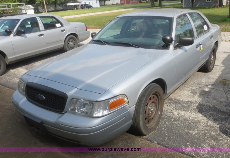 image for item D2169 2007 Ford Crown Victoria Police Interceptor
