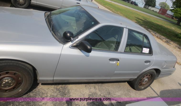 image for item D2169 2007 Ford Crown Victoria Police Interceptor