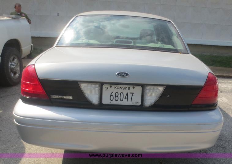 image for item D2169 2007 Ford Crown Victoria Police Interceptor