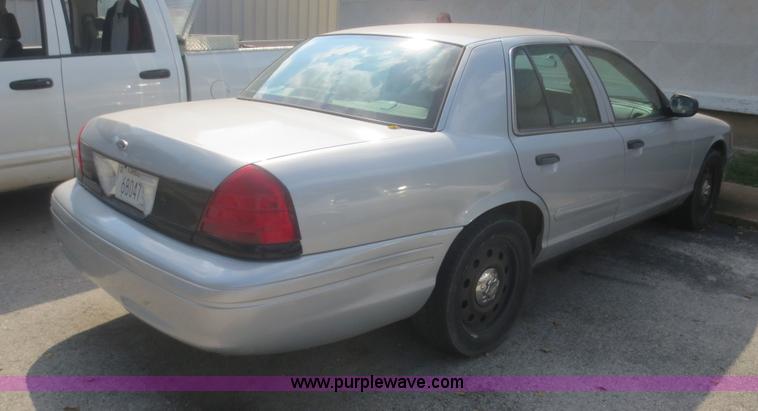 image for item D2169 2007 Ford Crown Victoria Police Interceptor
