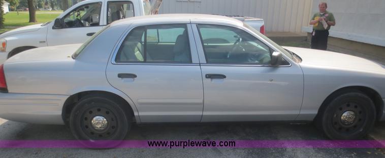 image for item D2169 2007 Ford Crown Victoria Police Interceptor
