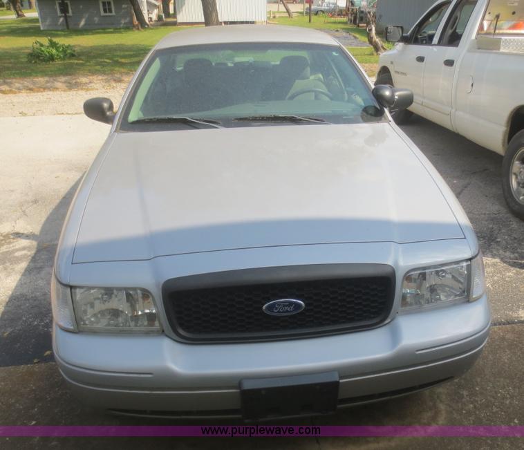 image for item D2169 2007 Ford Crown Victoria Police Interceptor