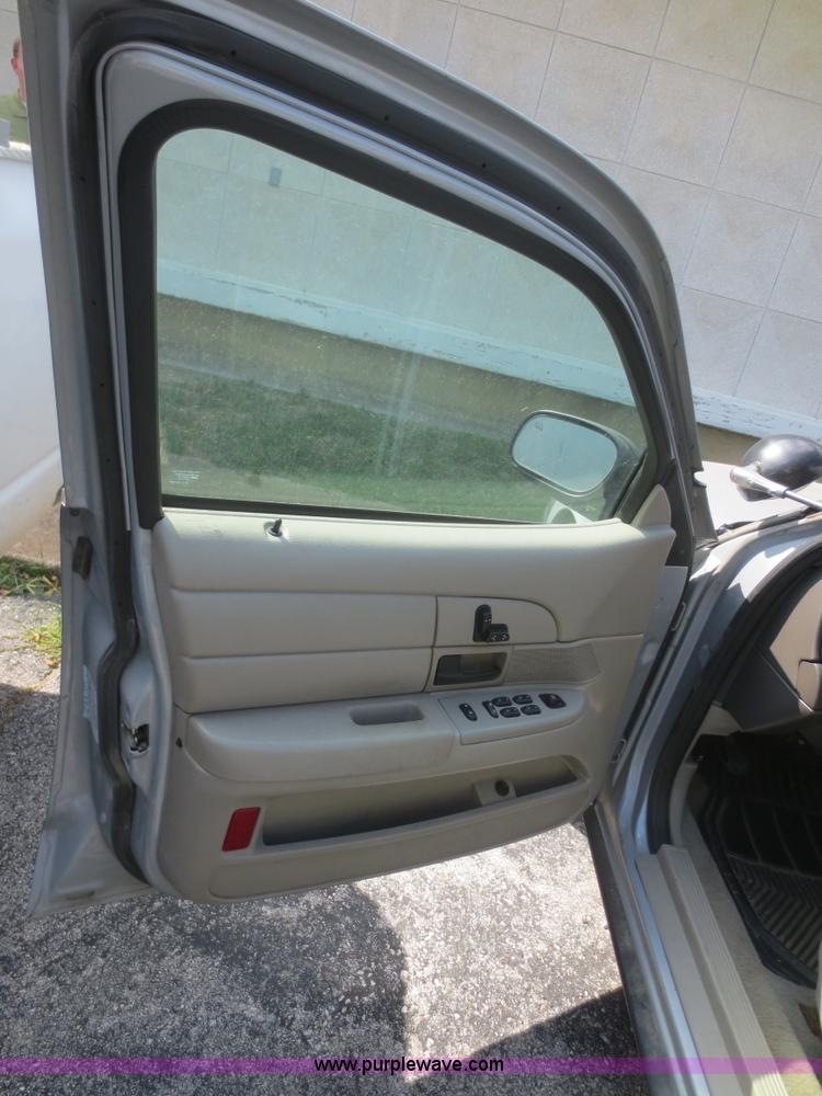 image for item D2169 2007 Ford Crown Victoria Police Interceptor