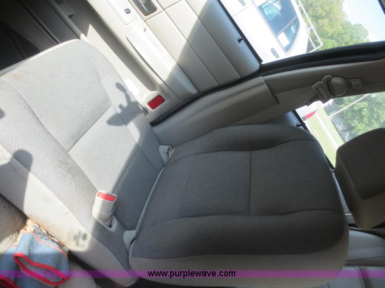 image for item D2169 2007 Ford Crown Victoria Police Interceptor