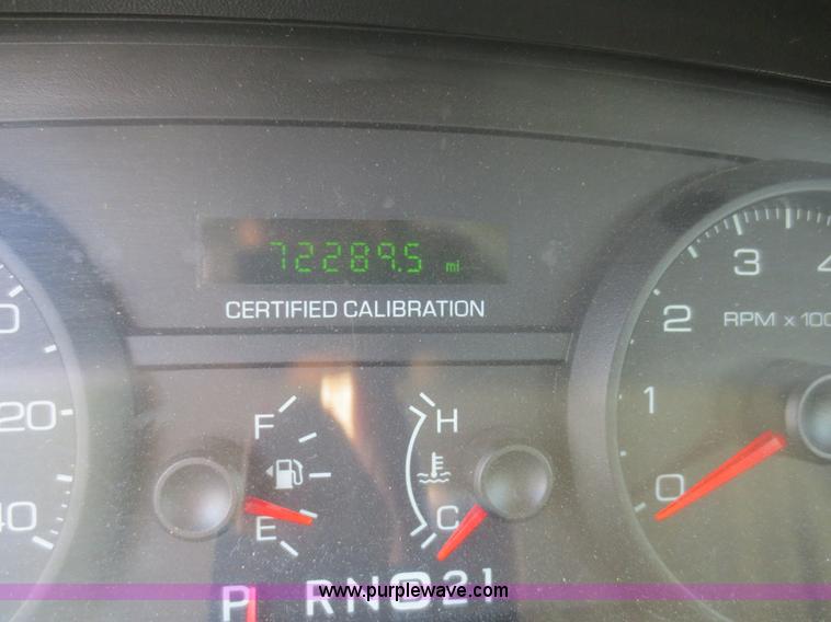 image for item D2169 2007 Ford Crown Victoria Police Interceptor