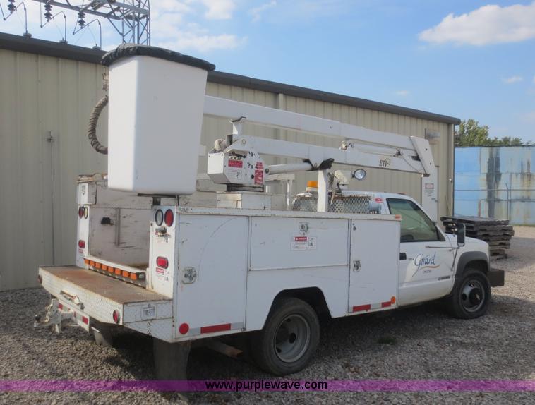 image for item D2170 1995 Chevrolet 3500 bucket truck