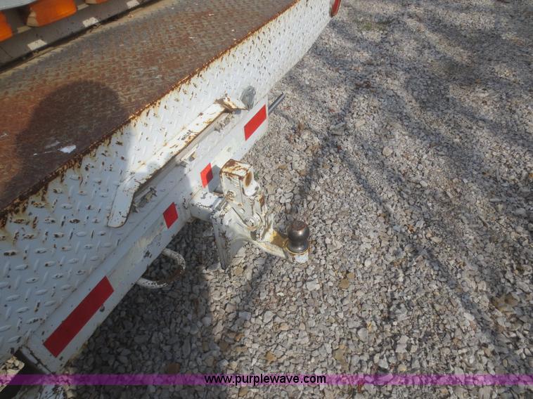 image for item D2170 1995 Chevrolet 3500 bucket truck