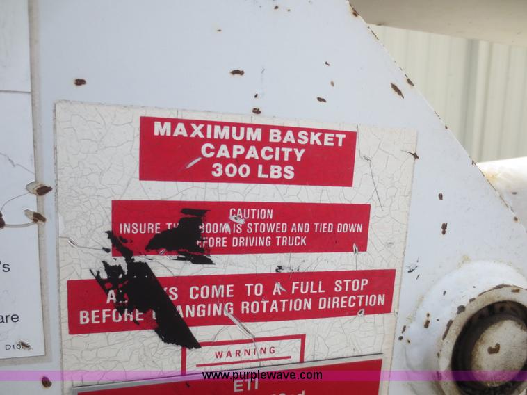 image for item D2170 1995 Chevrolet 3500 bucket truck