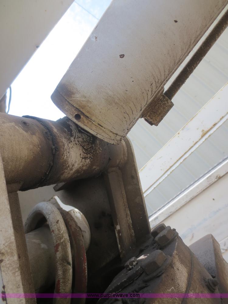 image for item D2170 1995 Chevrolet 3500 bucket truck