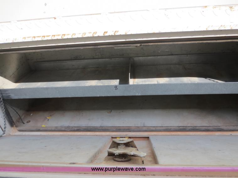 image for item D2170 1995 Chevrolet 3500 bucket truck