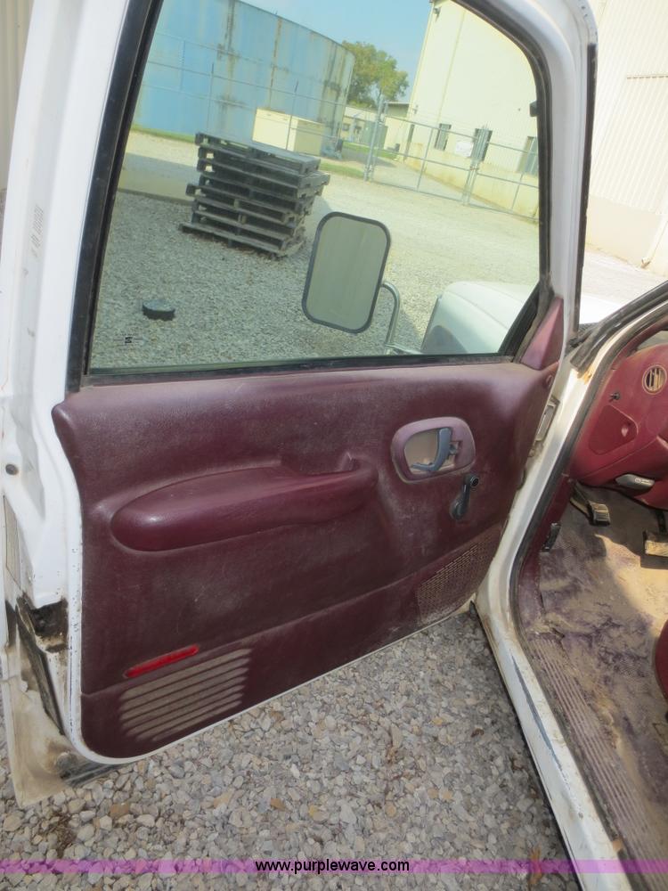 image for item D2170 1995 Chevrolet 3500 bucket truck