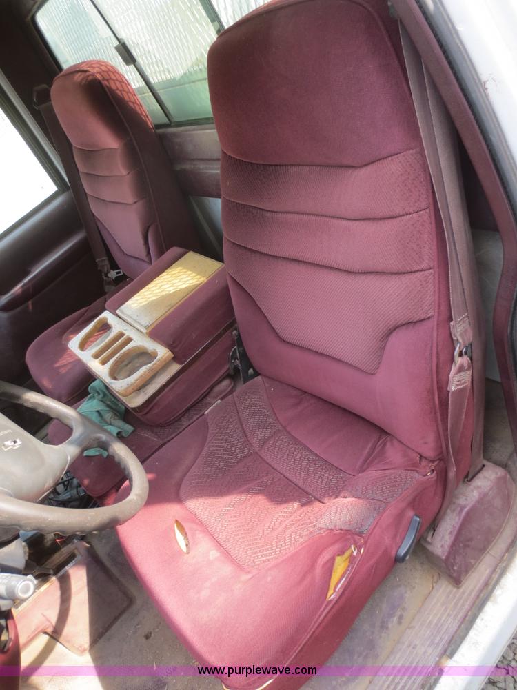 image for item D2170 1995 Chevrolet 3500 bucket truck