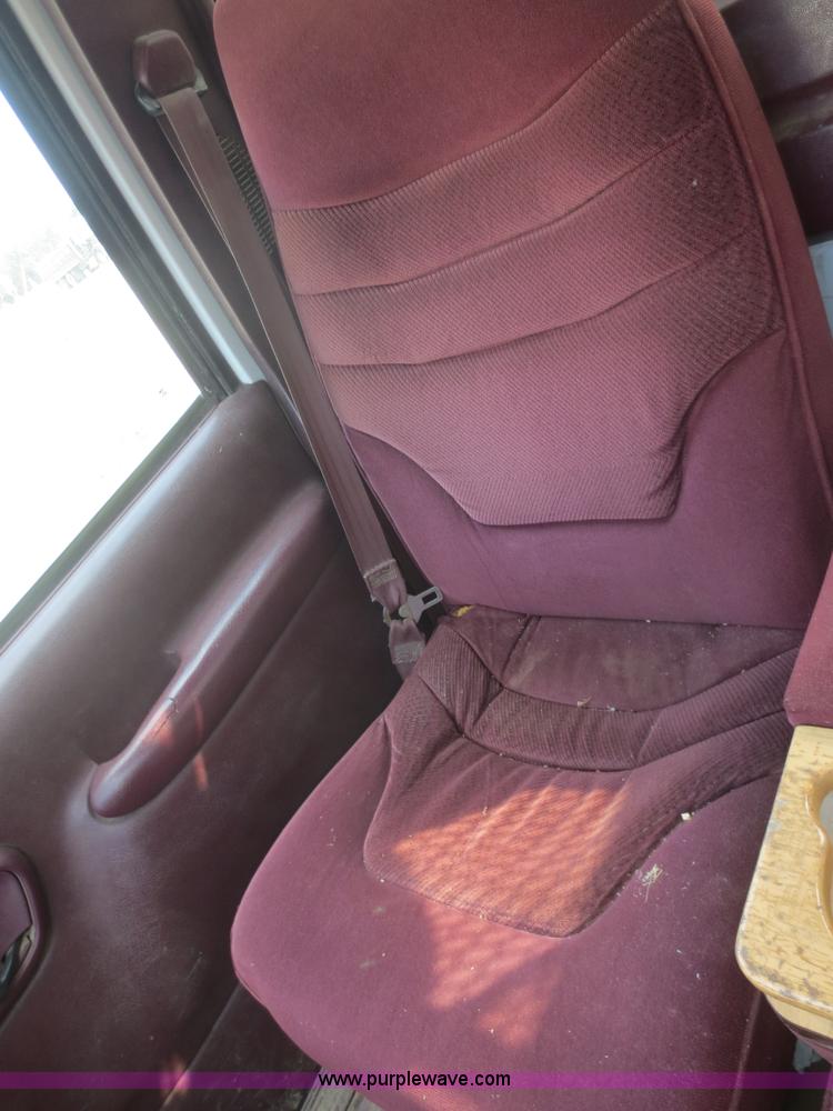 image for item D2170 1995 Chevrolet 3500 bucket truck