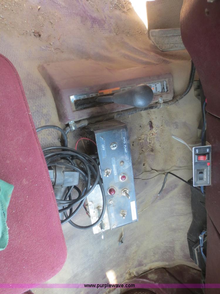 image for item D2170 1995 Chevrolet 3500 bucket truck