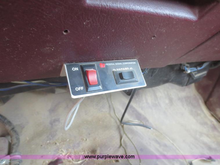 image for item D2170 1995 Chevrolet 3500 bucket truck