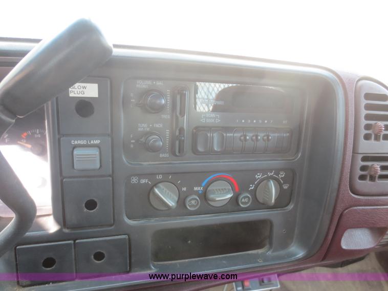 image for item D2170 1995 Chevrolet 3500 bucket truck