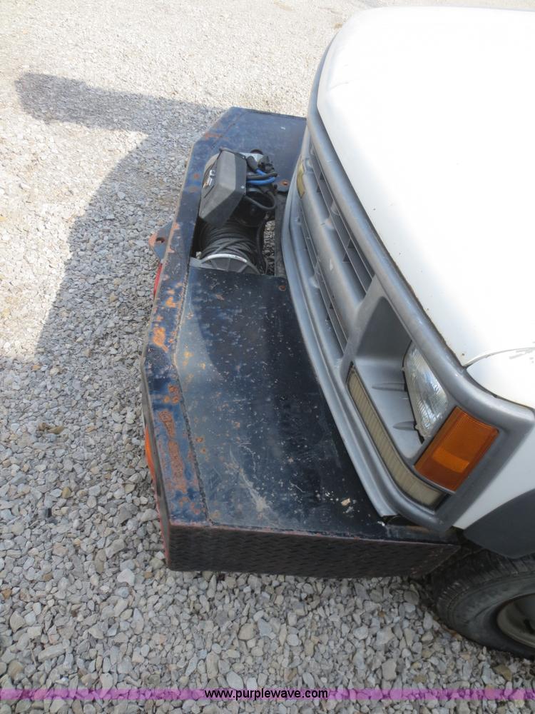 image for item D2170 1995 Chevrolet 3500 bucket truck