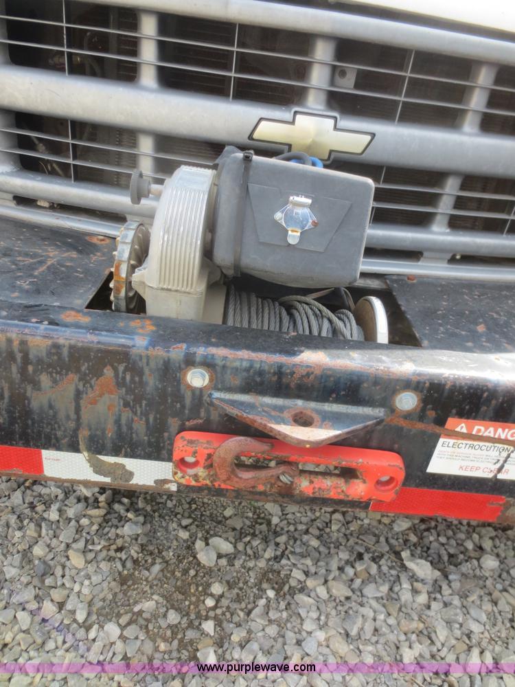 image for item D2170 1995 Chevrolet 3500 bucket truck