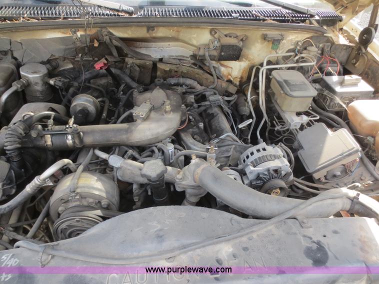 image for item D2170 1995 Chevrolet 3500 bucket truck